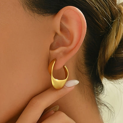 Sculpted Crescent Karika Fülbevaló | Arany